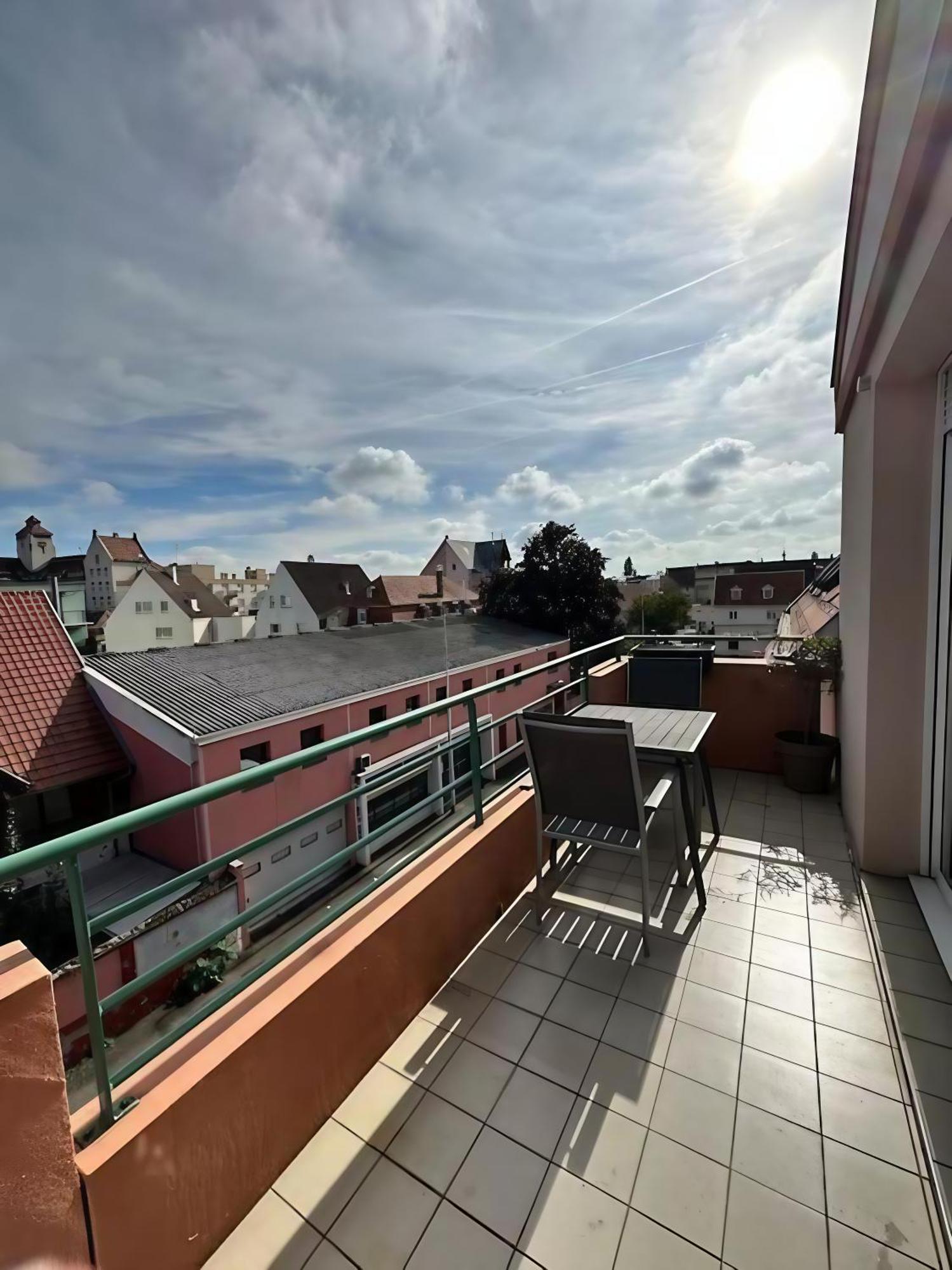 Superbe Duplex Proche Centre Ville Parking Gratuit Colmar Exterior foto
